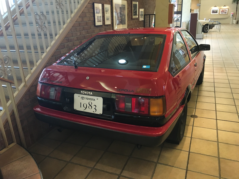 Illustration for article titled Look At This Amazing Collection of Historic Cars Inside A Japanese Shopping Mall